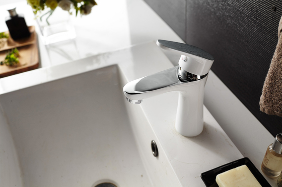 Çağdaş Banyo Lavabo Bataryası Pirinç yarım krom yarım beyaz
